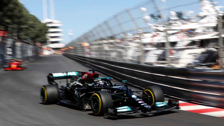 Πώς η Ferrari βοήθησε τη Mercedes;